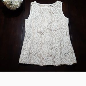 Banana Republic  lace Top in Size 8